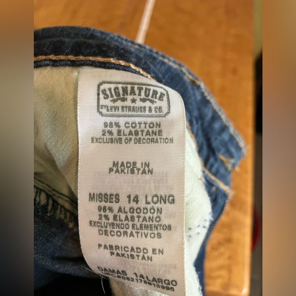 Levi’s Signature, mid rise straight legged jeans, size 14, excellent condition - Picture 4 of 5